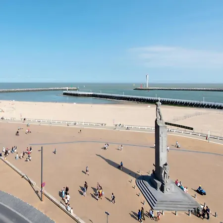 아파트 Met Zeezicht In