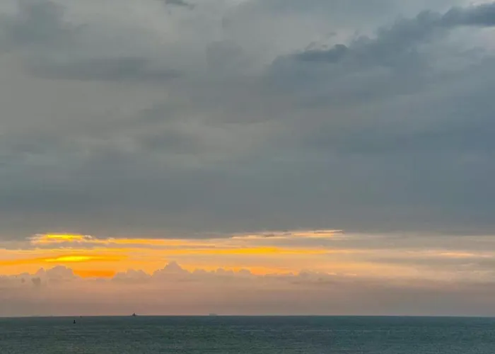 Апартаменты Met Zeezicht In *